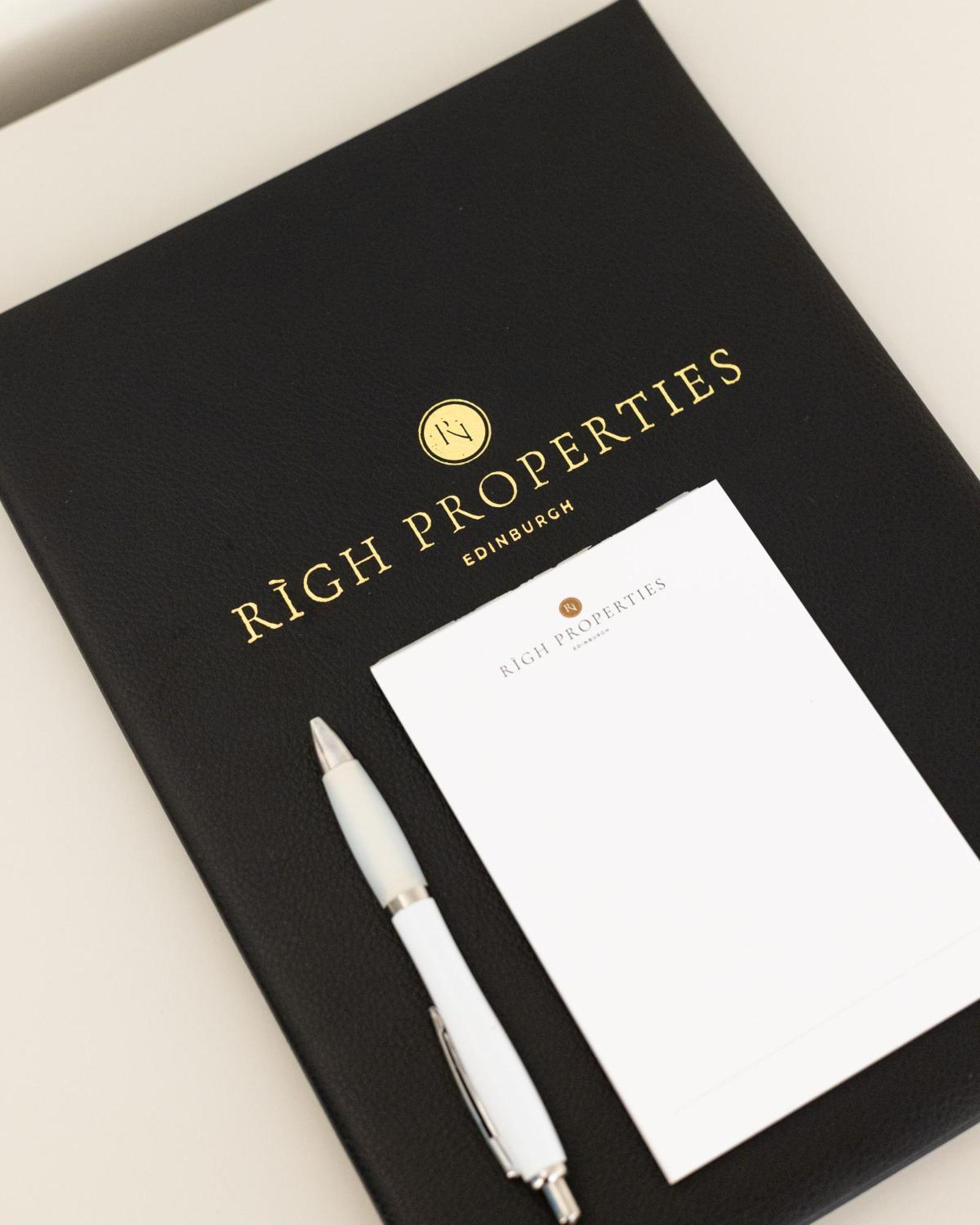 Righ Properties - Luxurious City Centre Three Bedroom Apartment เอดินบะระ ภายนอก รูปภาพ